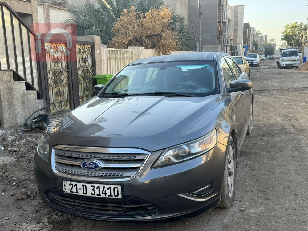 Ford Taurus